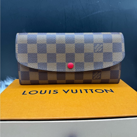 🌸SOLD🌸Louis Vuitton Emilie Wallet - Picture 4 of 16